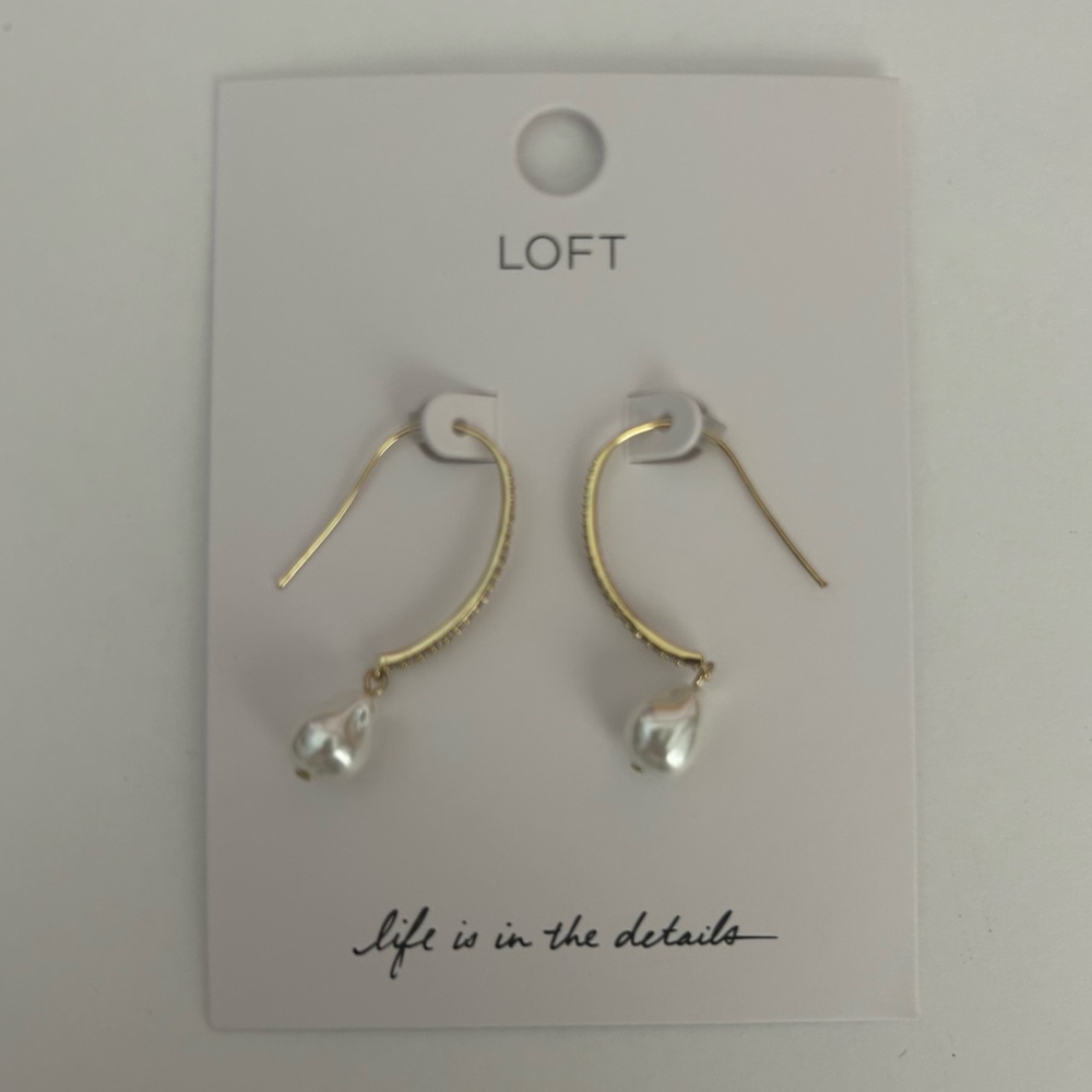 NEW LOFT womens earrings gold colored pull through glitzy